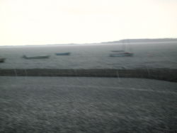Fahrt der Segel-AG des TGG nach Hohwacht 2008: Unwetter abwettern – zum Glück am Strand (I)