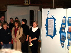 Foto von der Eröffnung der Ausstellung 'komm! Kunst!'