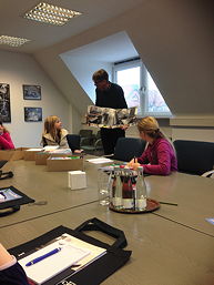 Foto vom Besuch der Lese-AG bei der Druckerei Rautenberg