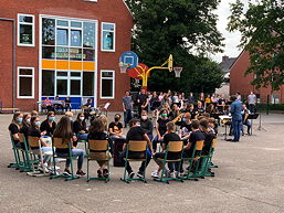 Foto vom Schulhofkonzert Juli 2021 (Frank Wieligmann)