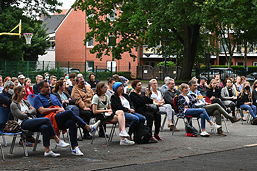 Foto vom Sommerkonzert des TGG auf dem Schulhof (Juli 2021)