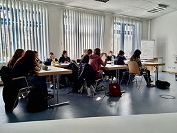 Das Foto zeigt Schülerinnen und Schüler der 8ds bei der Schulsportassistenz-Ausbildung in Hesel im März 2024.