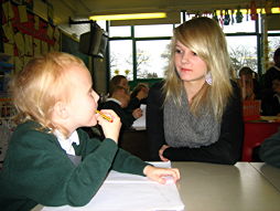 Stefanie in der Oak Lodge Primary School