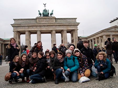 Die polnischen Gäste vor dem Brandenburger Tor