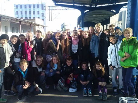 Gruppenfoto zum Abschied am Elbinger Bahnhof