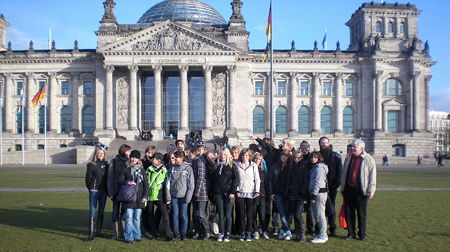 Vor dem Berliner Reichstag