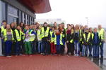 Foto der Projektgruppe vor der Firma Enercon in Aurich