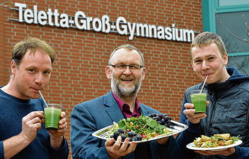 Foto von Thomas Stahlmann, Ulf Rott und Jasper Poppens vor dem TGG